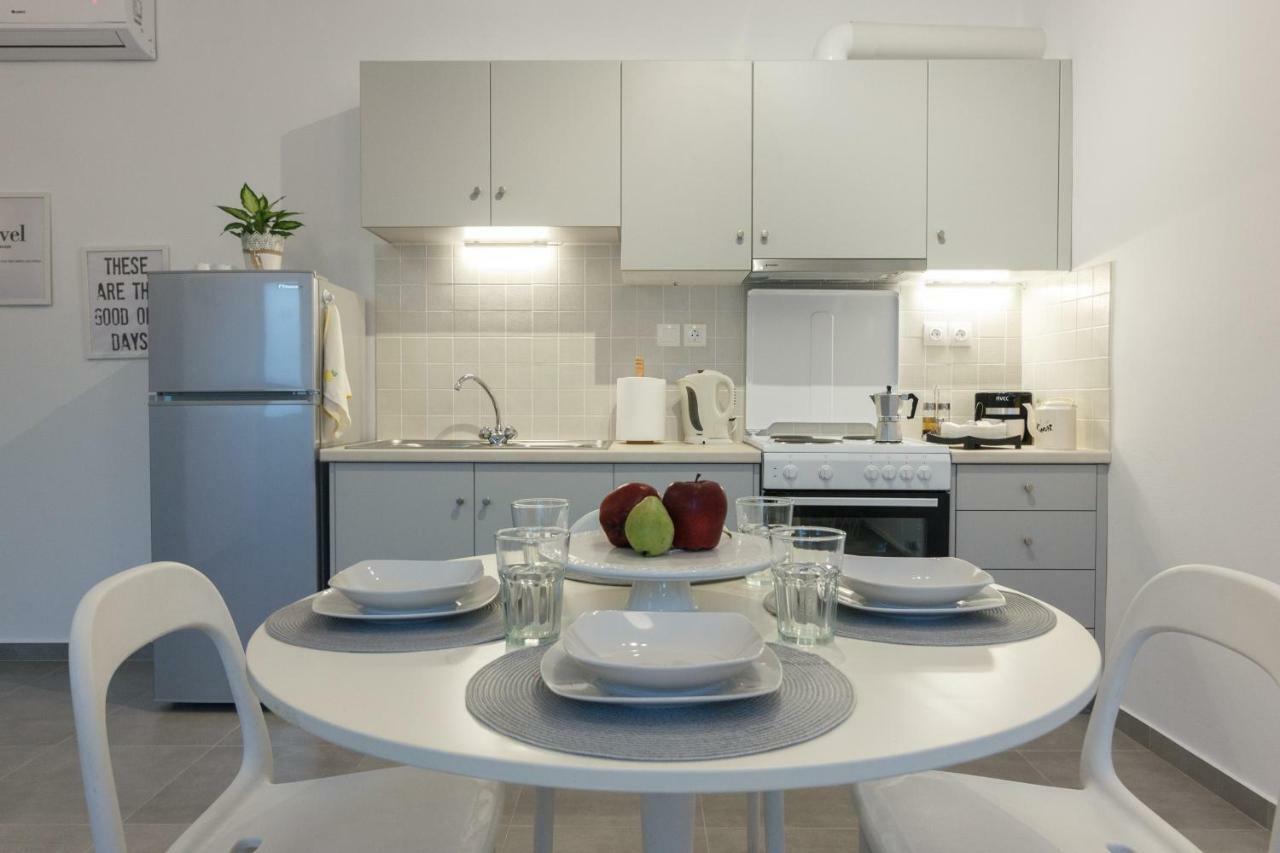 Infinity Apartment Leonídion Екстериор снимка